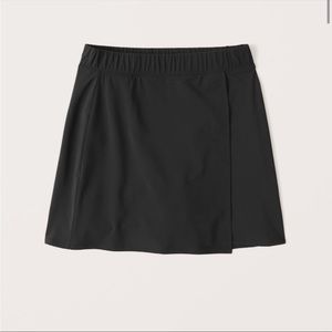FINAL PRICE DROP‼️Abercrombie Traveler Skort